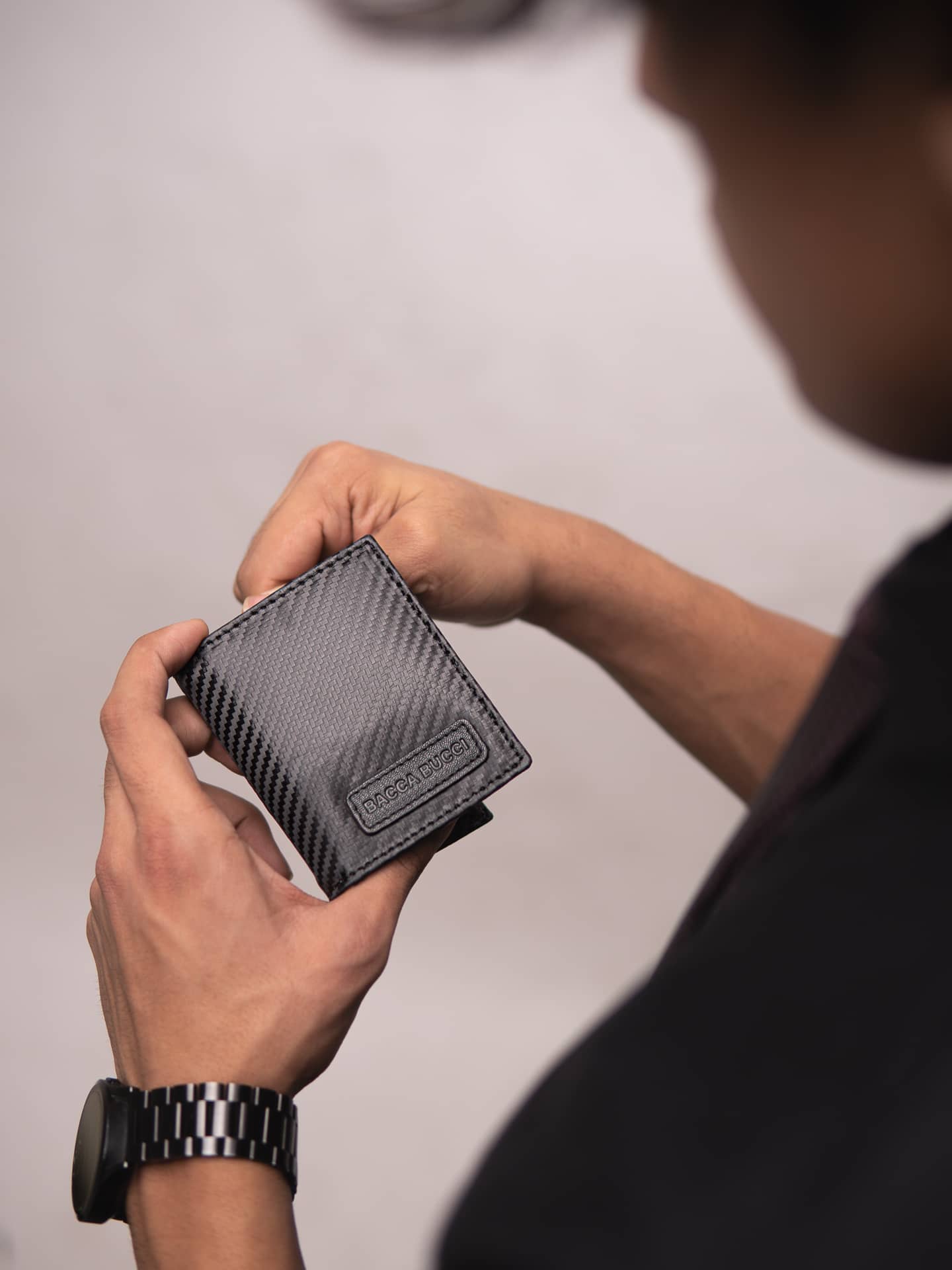 Bacca Bucci CarbonEdge Leather Wallet with Metal Money Clip - Image 2