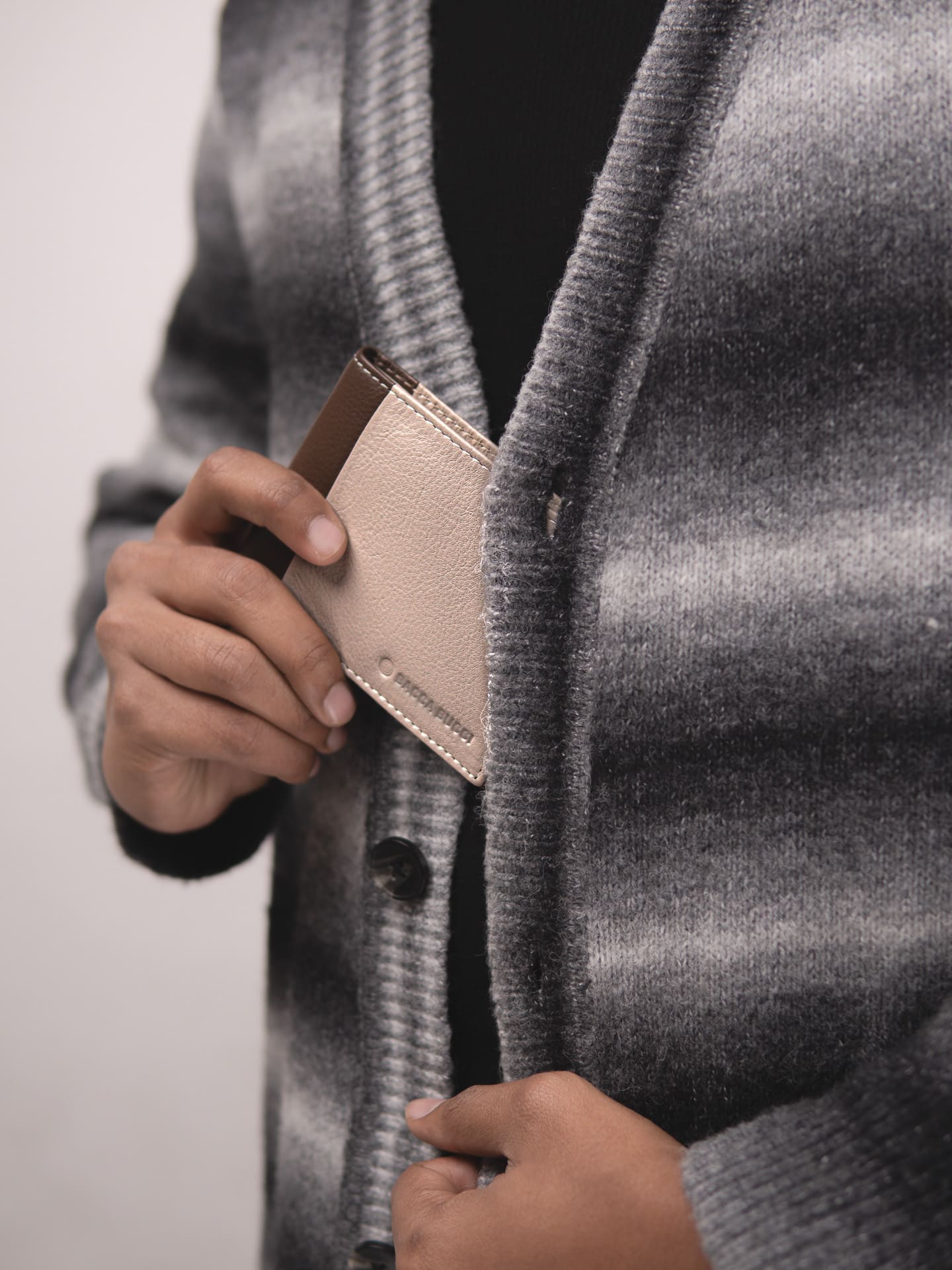Bacca Bucci Premium Gift Combo: Classic Wallet & Stylish Belt in Elegant Wooden Box - Image 6